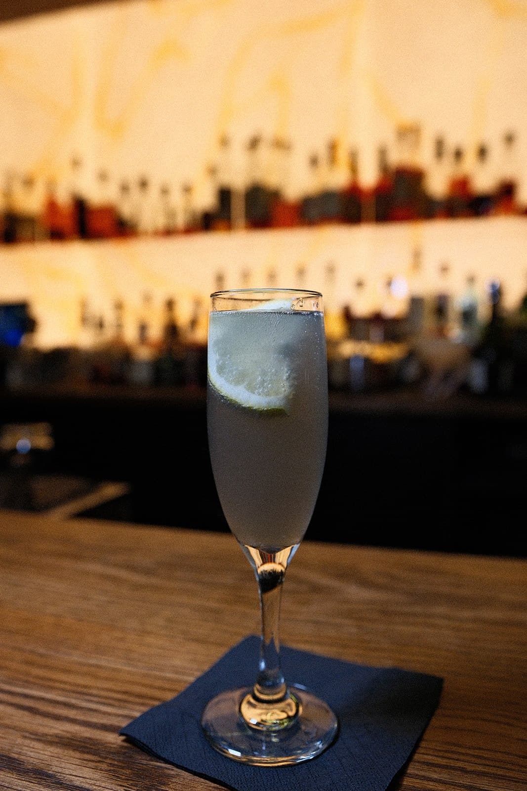 A sparkling cocktail on the bar